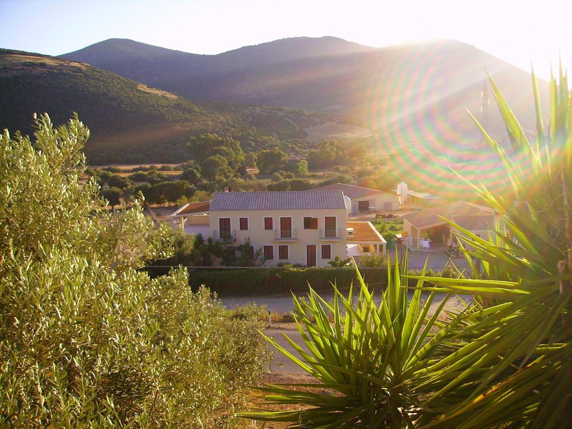 Agriturismo La Grotta Del Tesoro Santadi Buitenkant foto